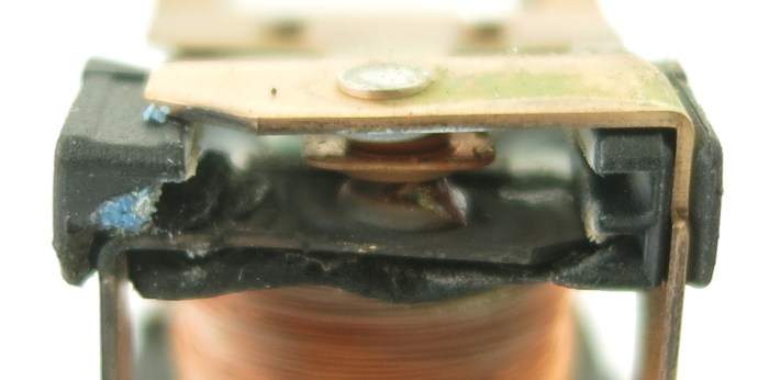 Relay 30 - Distorted Contact