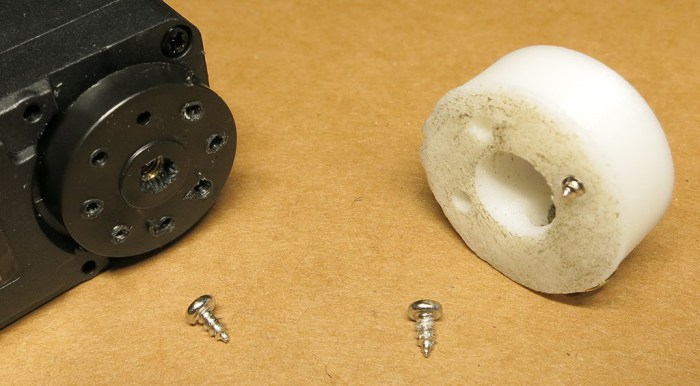 Chewed up servo horn