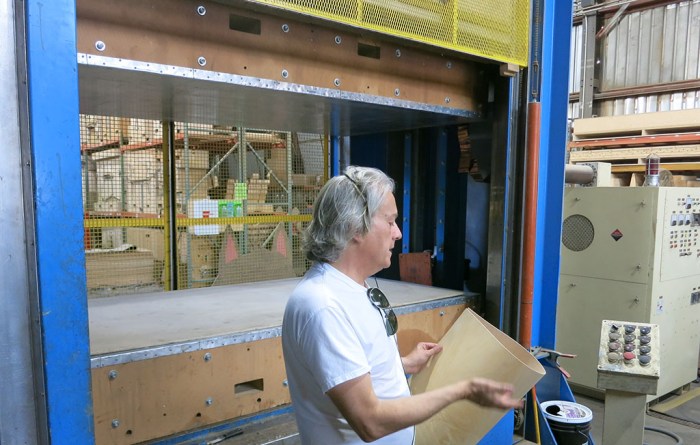 Modernica 96 - Veneer press