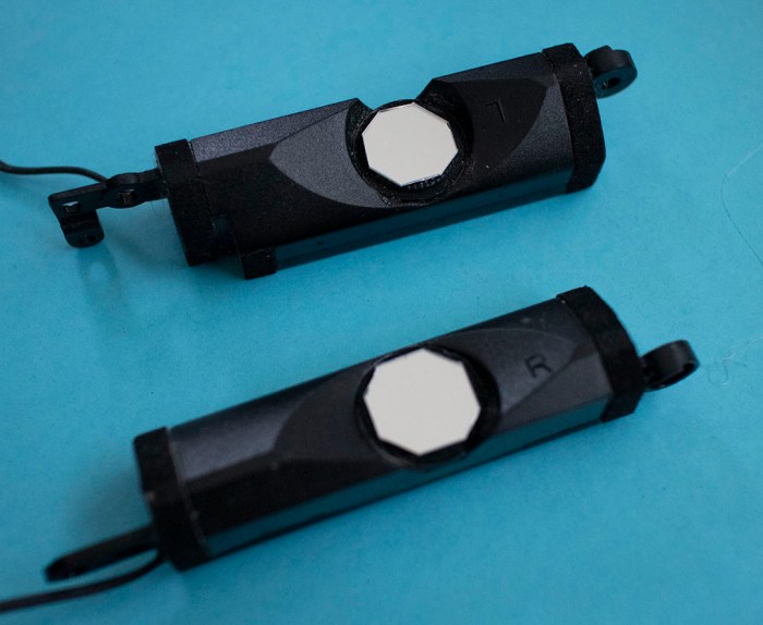 Mirrors installed on Dell Inspiron 15 speakers