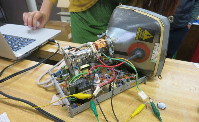 Violet Lissajous back