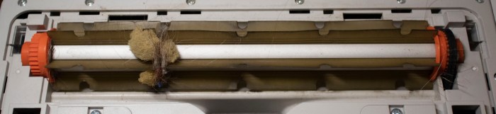 Neato XV-12 dirty brush roller