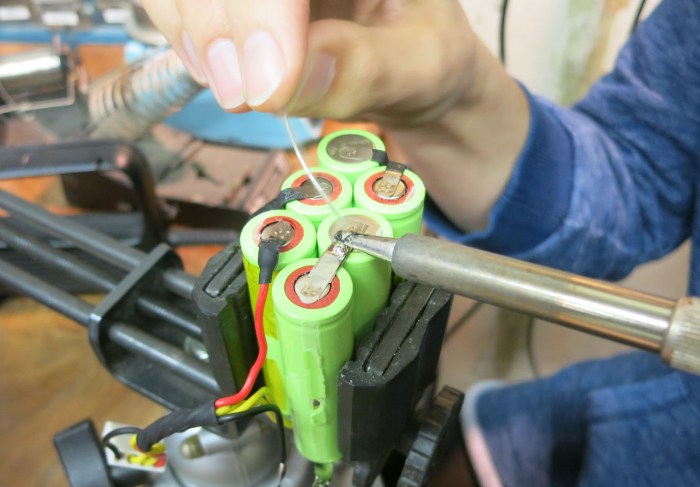 Neato XV battery pack soldering