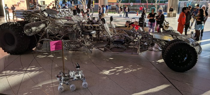 Yuris Night 2019 05 - Sawppy and Mister Fusion