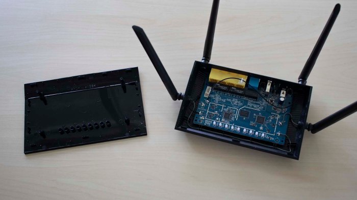 Sawppy wireless router opened