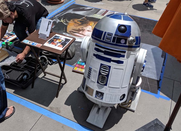 Chalk festival R2D2