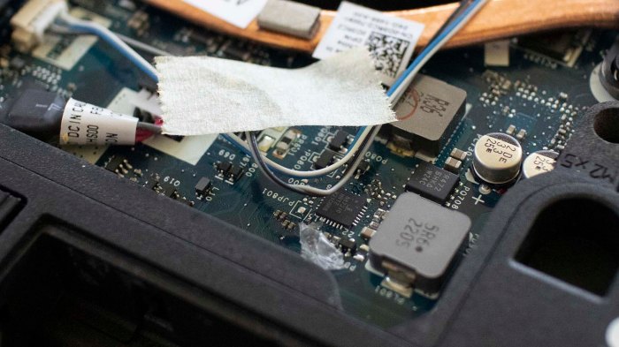 Dell Latitude E6230 interior debris