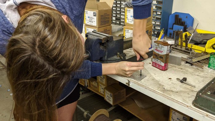 Cheap spindle mounting plate creative tapping