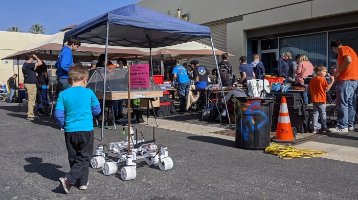 Sparklecon 2020 2 Sawppy near battlebot arena