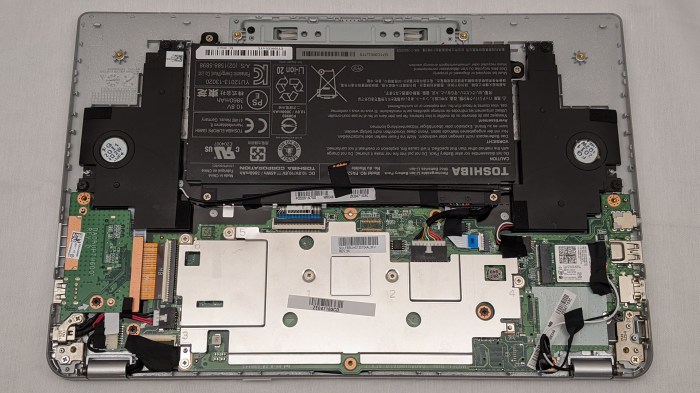 Toshiba Chromebook 2 CB35-B3340 internals