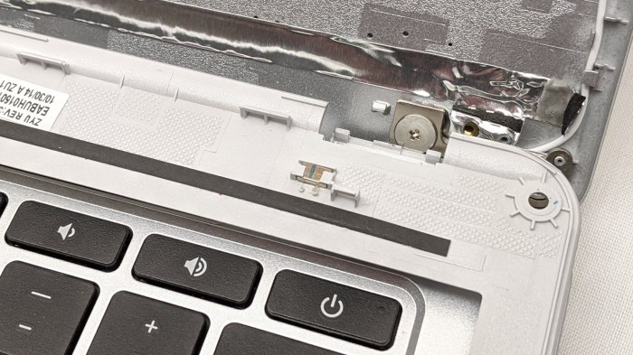 Toshiba Chromebook 2 CB35-B3340 screen bezel magnet