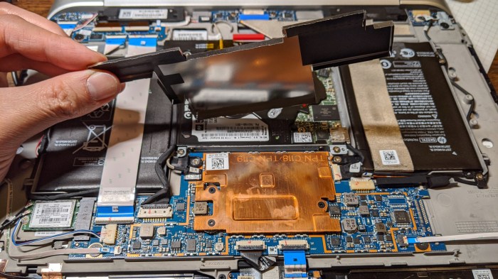 HP Split X2 13-r010dx CPU heat sink under shield