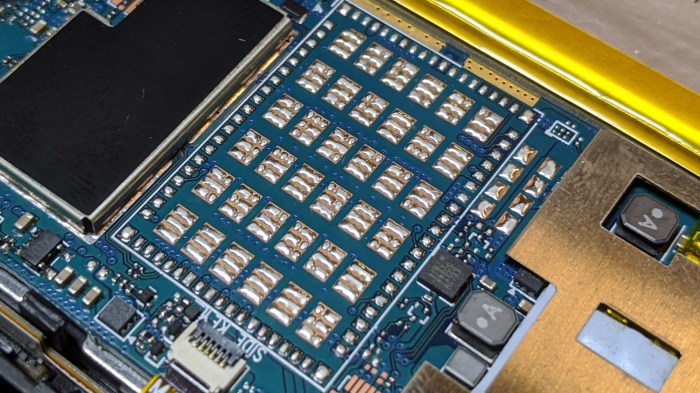 HP Stream 7 07 solder and pads why